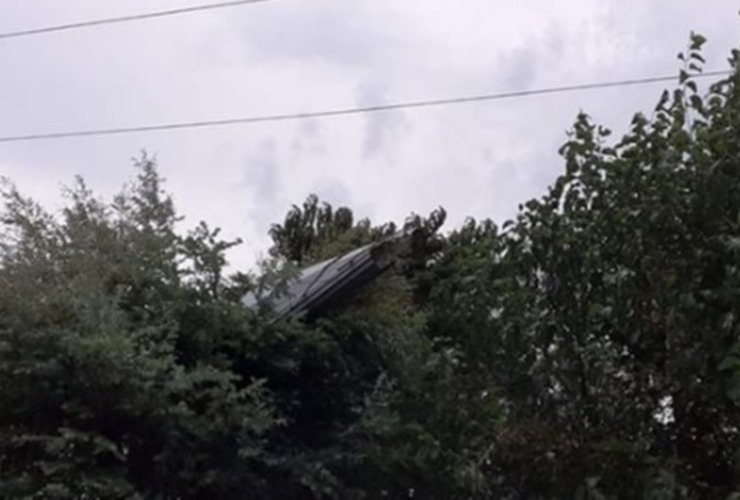 El temporal en P&eacute;rez gener&oacute; voladura de chapas. (P&eacute;rez Informa)