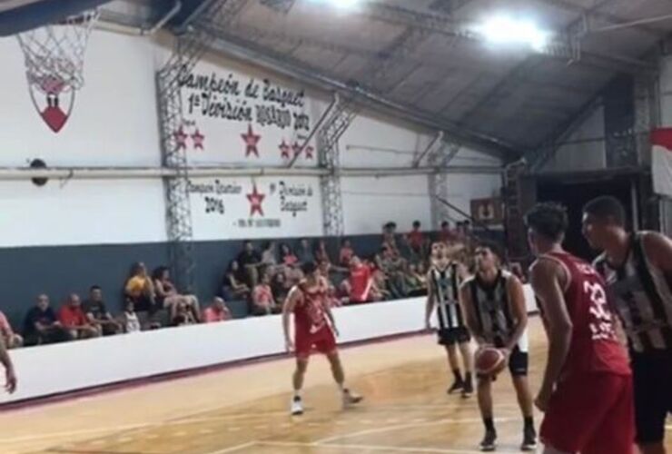 Imagen de Unión cayó 67 a 60 contra Provincial en su debut en Superliga