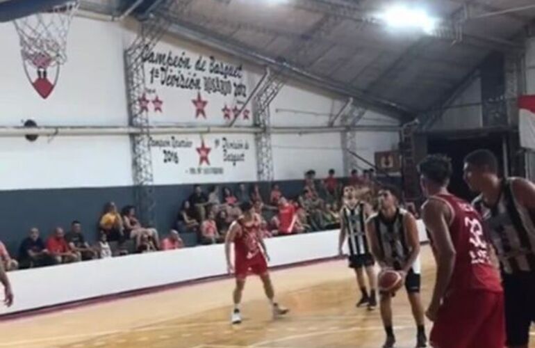 Imagen de Unión cayó 67 a 60 contra Provincial en su debut en Superliga