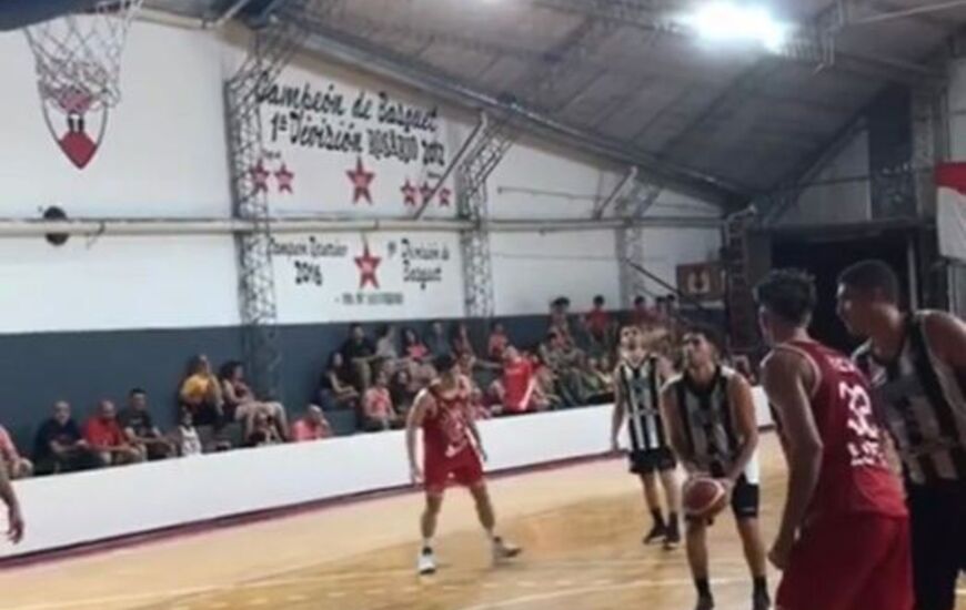Imagen de Uni&oacute;n cay&oacute; 67 a 60 contra Provincial en su debut en Superliga