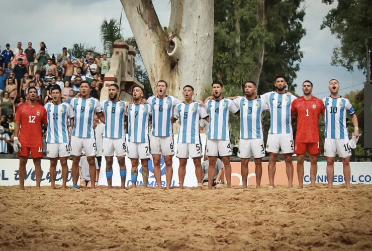 Imagen de La selección Argentina fue medalla de plata en la Copa América de Fútbol Playa.