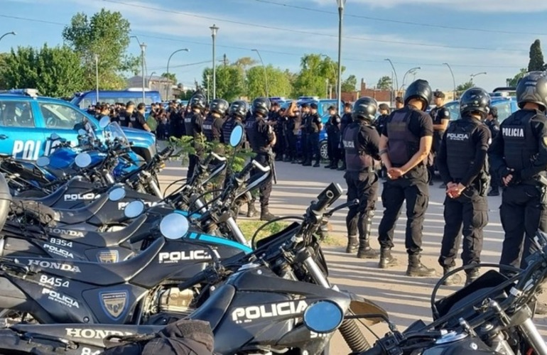 Imagen de En una semana hubo casi 300 detenidos y se incautaron 16 armas de fuego en Rosario