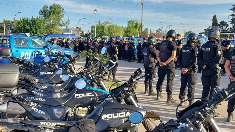 Imagen de En una semana hubo casi 300 detenidos y se incautaron 16 armas de fuego en Rosario