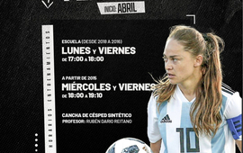 Imagen de El f&uacute;tbol femenino de C.A.U. vuelve a entrenar esta temporada.