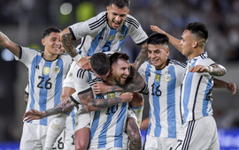 Imagen de La Selecci&oacute;n Argentina venci&oacute; 2-0 a Panam&aacute; y los 'Campeones del Mundo' celebraron con los hinchas en el M&aacute;s Monumental.