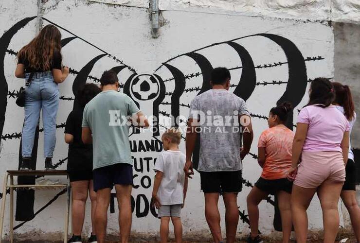 Imagen de Fighiera: Intervención artística pública "Paredes con Memoria"