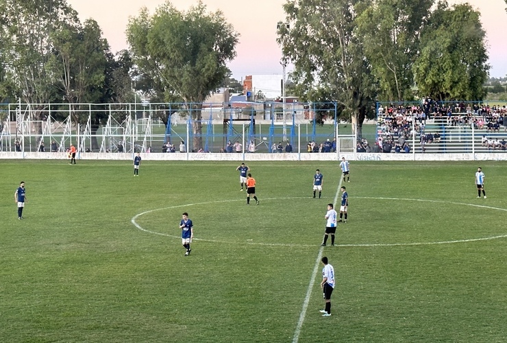 Imagen de Atlético Empalme y Athletic igualaron 3 a 3 en Primera División.