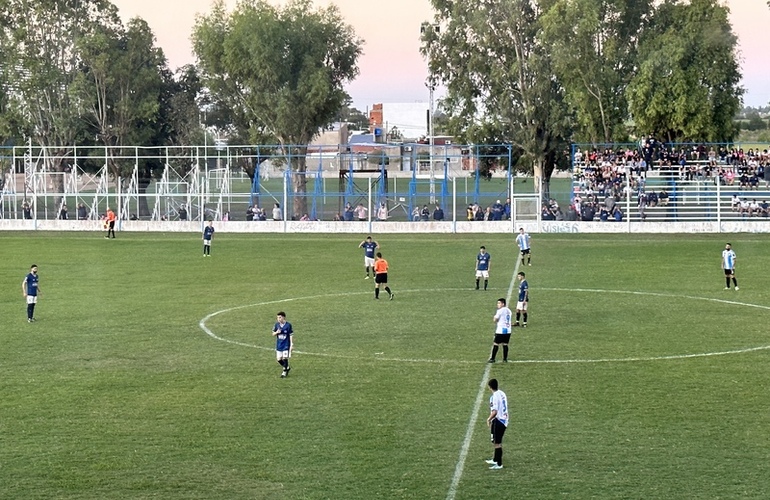 Imagen de Atlético Empalme y Athletic igualaron 3 a 3 en Primera División.