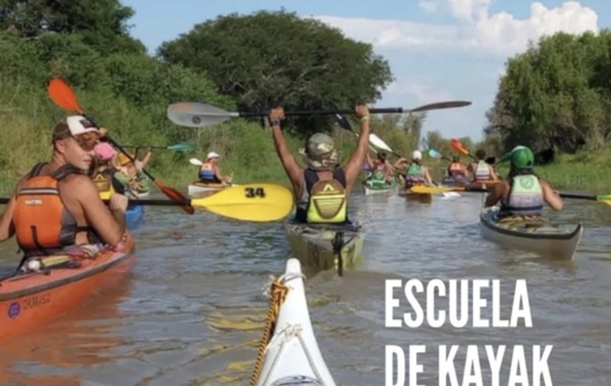 Imagen de La escuela de kayak del Rowing Club, contin&uacute;a con sus clases.