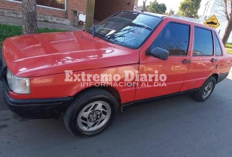 Fiat Duna color rojo dominio BCQ 872