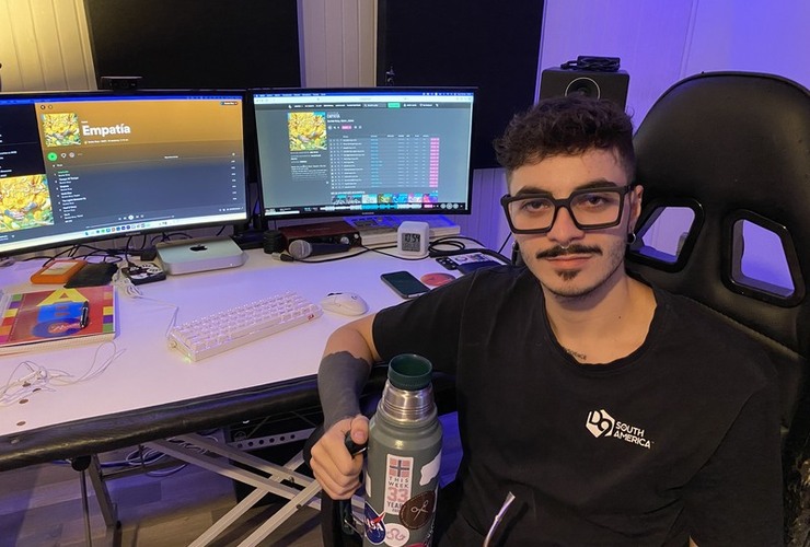 &Aacute;lvaro G&oacute;mez en su estudio de creaci&oacute;n.