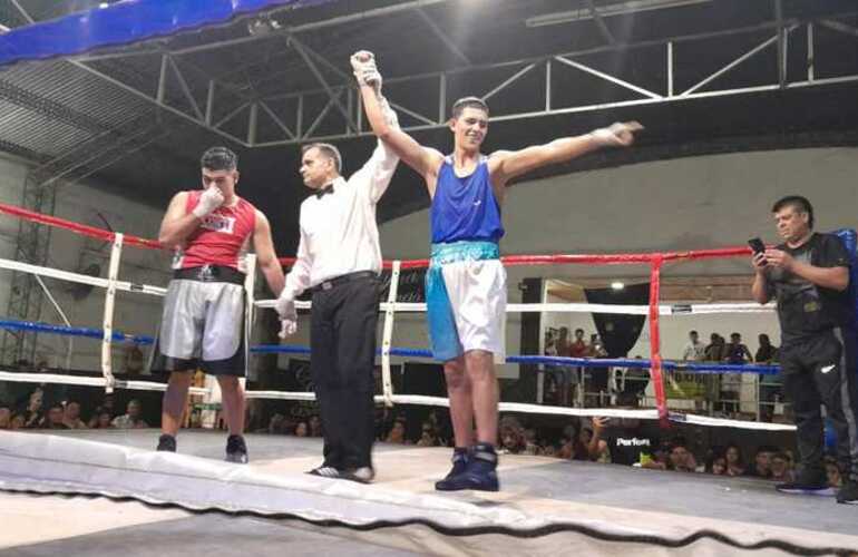 Imagen de 3 boxeadores del 'Zeballos Boxing' se destacaron en V.G.G.