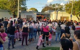 Imagen de Abrazo simb&oacute;lico a la Escuela N&deg; 247 en el marco del 100&deg; aniversario