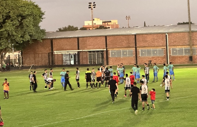 Imagen de Uni&oacute;n venci&oacute; 3 a 1 a Porvenir Talleres en 1&ordf; divisi&oacute;n.