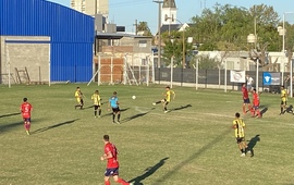 Imagen de Fecha 6: Talleres cay&oacute; 3 a 2 contra Empalme Central