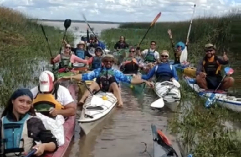 Imagen de Kayakistas del Rowing Club, navegaron a la Isla Martín Garcia.