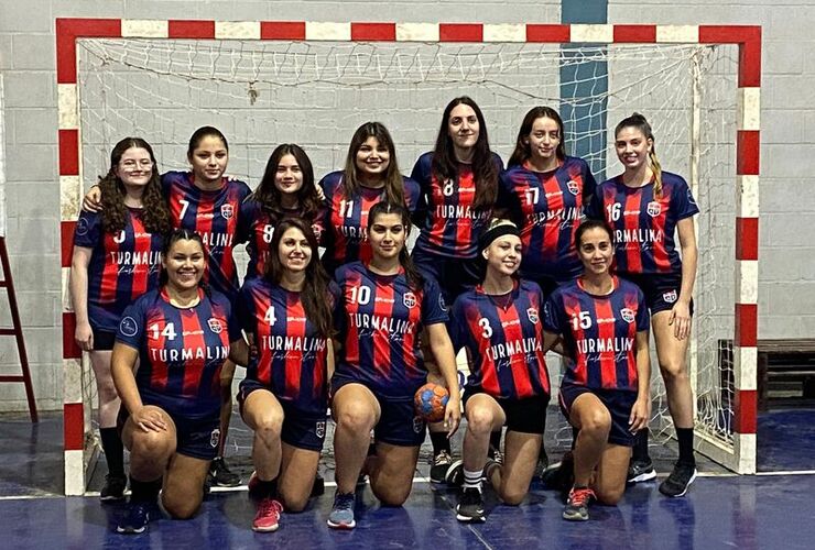 Imagen de Handball: 1ª división femenina de Talleres perdió ante Asturiano A.