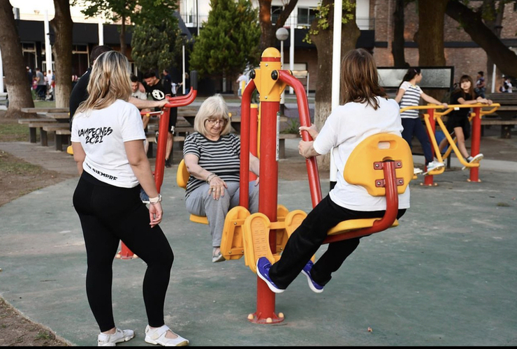 Imagen de Continúan las actividades recreativas para adultos mayores en Unión.