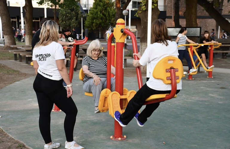 Imagen de Continúan las actividades recreativas para adultos mayores en Unión.