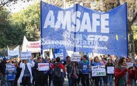 Imagen de Los docentes desobligan a sus alumnos y marchan para pedir que se ponga fin a la violencia