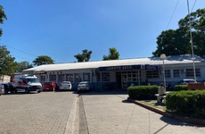 Ambos, v&iacute;ctima y la persona apuntada como agresora, fueron asistidos en el hospital local.