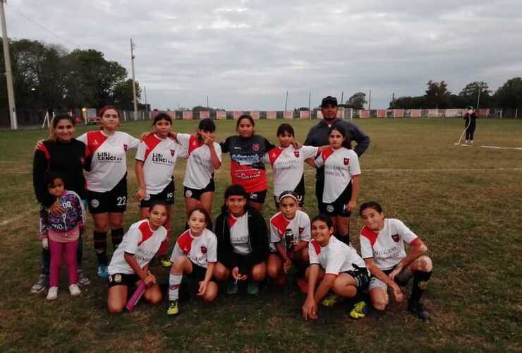 Imagen de Jornada de fútbol femenino en Sp. Figherense con equipos regionales.