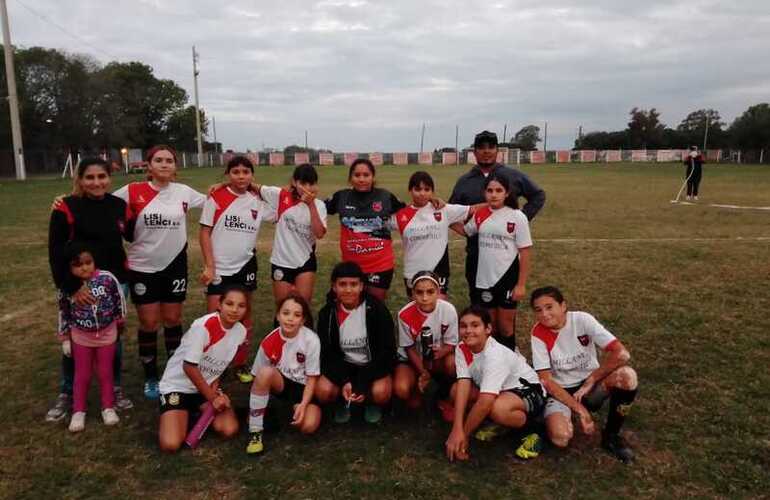 Imagen de Jornada de fútbol femenino en Sp. Figherense con equipos regionales.