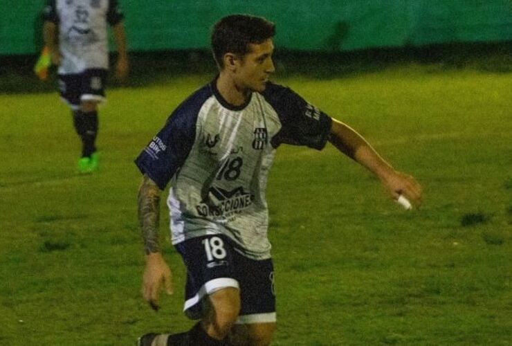 Imagen de Amigos de la Estaci&oacute;n cay&oacute; 2 a 1 frente a Pi&ntilde;eiro en Primera y Reserva