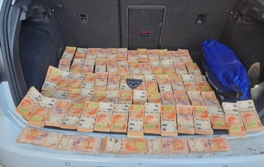 El auto con el dinero secuestrado.