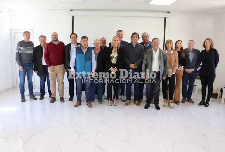 Imagen de Fighiera: Reunión con productores de la región