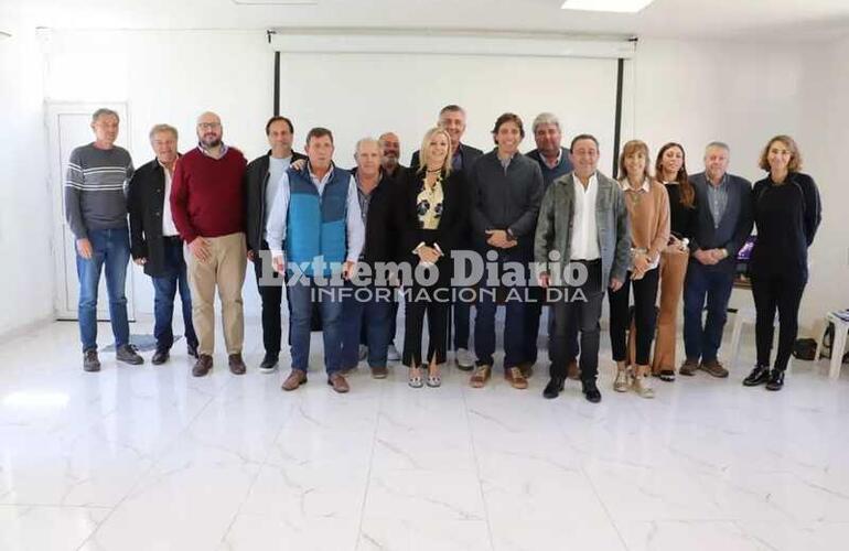 Imagen de Fighiera: Reunión con productores de la región