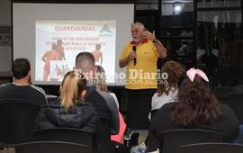 Imagen de Santa Fe Capacita: Se realiz&oacute; la clase inaugural, informativa y con ex&aacute;men de ingreso para el primer curso gratuito de guardavidas
