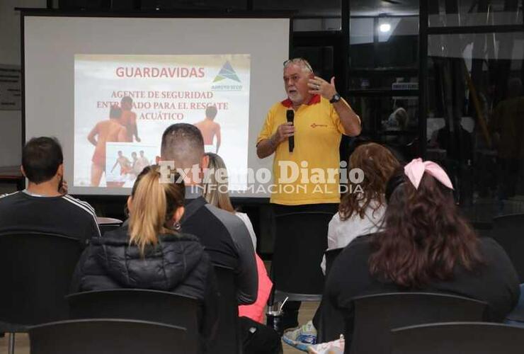 Imagen de Santa Fe Capacita: Se realizó la clase inaugural, informativa y con exámen de ingreso para el primer curso gratuito de guardavidas