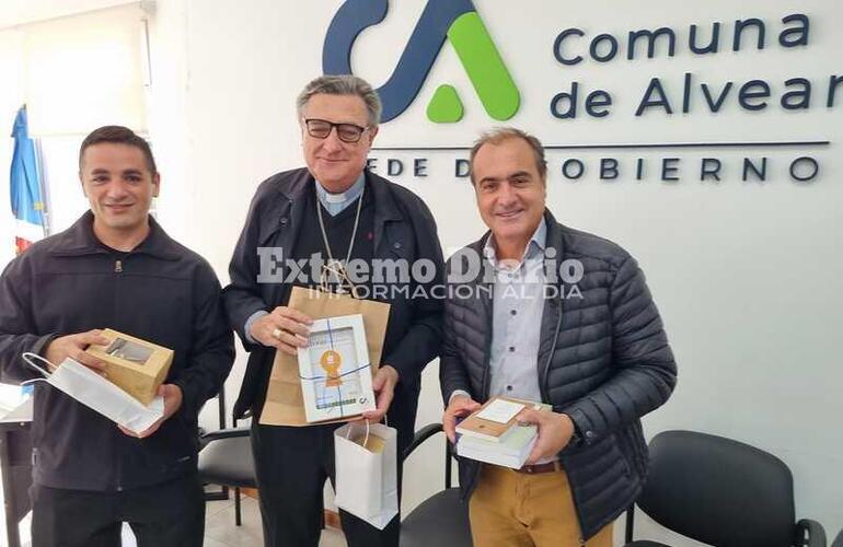 Imagen de Monseñor Eduardo Martin realizó una visita pastoral en Alvear