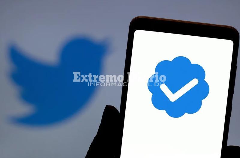 Imagen de Elon Musk sac&oacute; el tilde azul de Twitter y los famosos estallaron