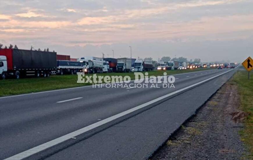 Imagen de Manifestaci&oacute;n y piquetes en autopista
