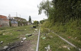 Imagen de Hallaron a un hombre asesinado sobre las v&iacute;as del tren