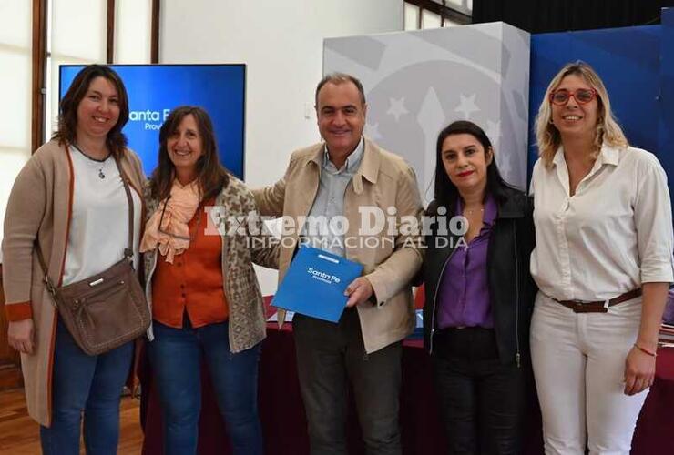 Imagen de Firma de convenio para el �Fortalecimiento de los Servicios Locales de Promoci&oacute;n y Protecci&oacute;n de los Derechos en la Ni&ntilde;ez�