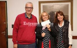 Imagen de Nueva entrega del F.A.E a las escuelas p&uacute;blicas de la ciudad