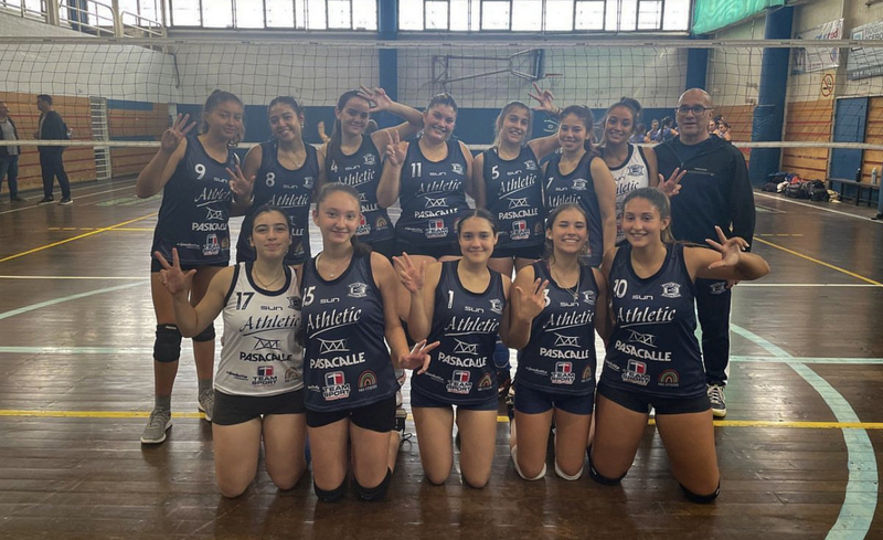 Imagen de 1 triunfo y 1 derrota de A.S.A.C. ante USAR en V&oacute;ley Femenino.