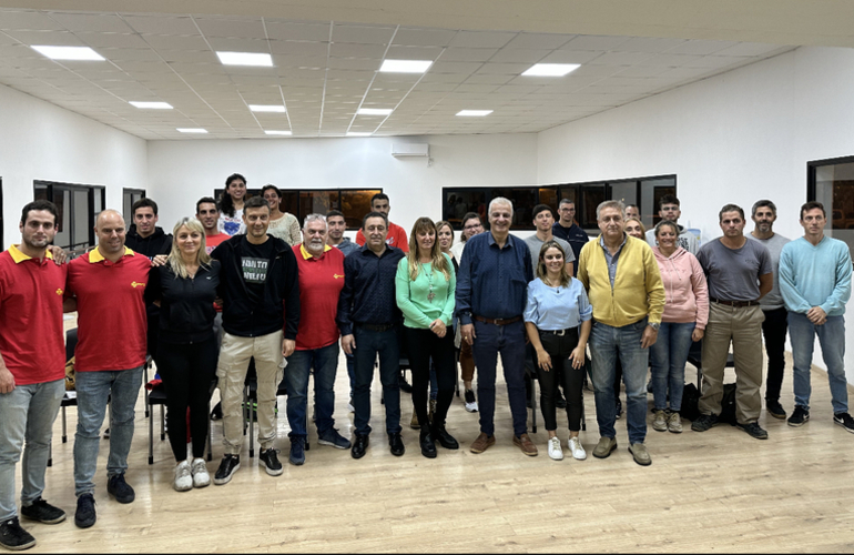 Imagen de Curso gratuito de Guardavidas: Lanzamiento del programa 'Santa Fe Capacita' en Arroyo Seco.