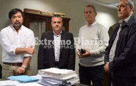 Imagen de Reuni&oacute;n en Rosario por la quema de las islas