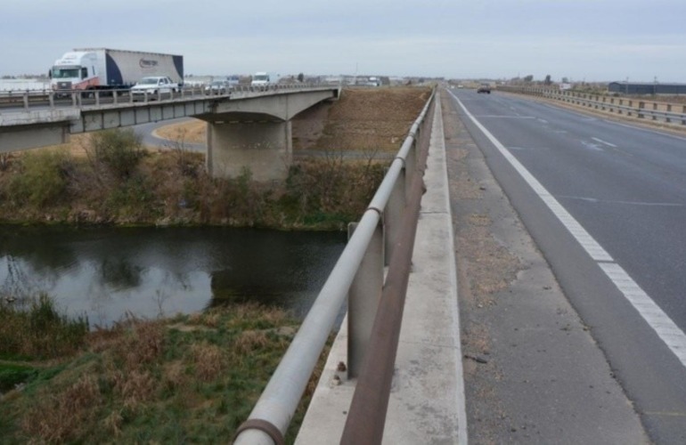 Imagen de Autopista Rosario - Buenos Aires: Nación firmó el contrato para construir los primeros 10 kilómetros del tercer carril