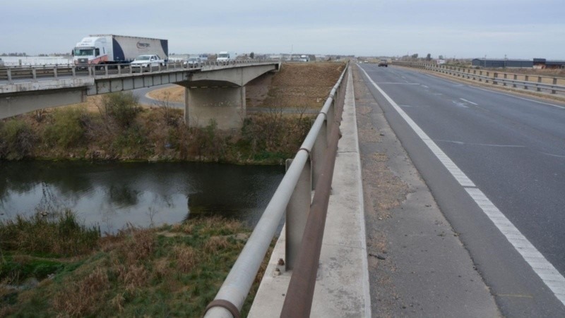 Imagen de Autopista Rosario - Buenos Aires: Naci&oacute;n firm&oacute; el contrato para construir los primeros 10 kil&oacute;metros del tercer carril