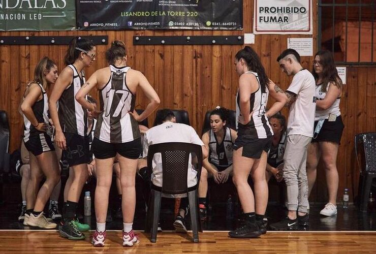 Imagen de La Primera Femenina de Unión recibe a Talleres R.P.B. por la fecha 4 de la Rosarina