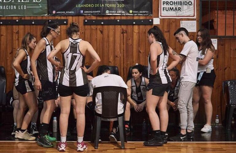 Imagen de La Primera Femenina de Unión recibe a Talleres R.P.B. por la fecha 4 de la Rosarina