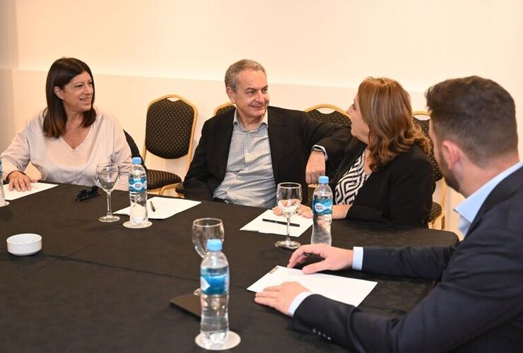 Imagen de Cumbre de dirigentes socialistas con Rodríguez Zapatero