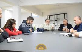 Imagen de Reuni&oacute;n entre Bomberos Voluntarios y Concejales por las habilitaciones comerciales