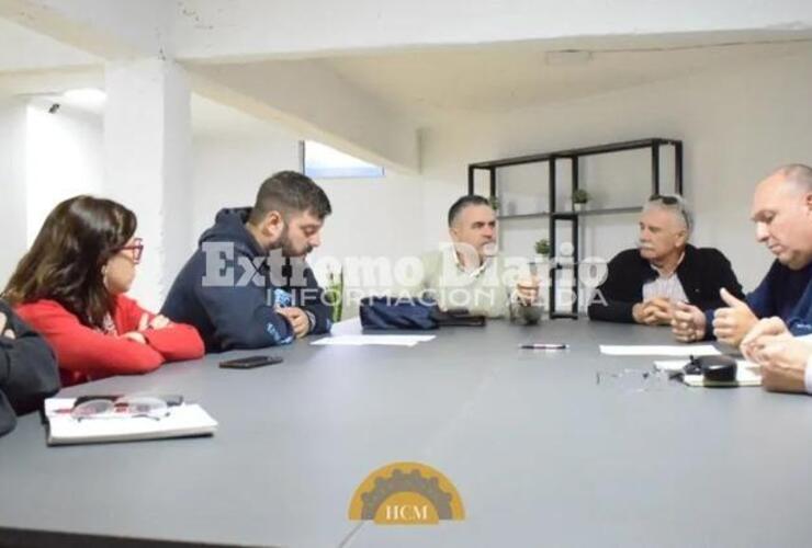 Imagen de Reunión entre Bomberos Voluntarios y Concejales por las habilitaciones comerciales