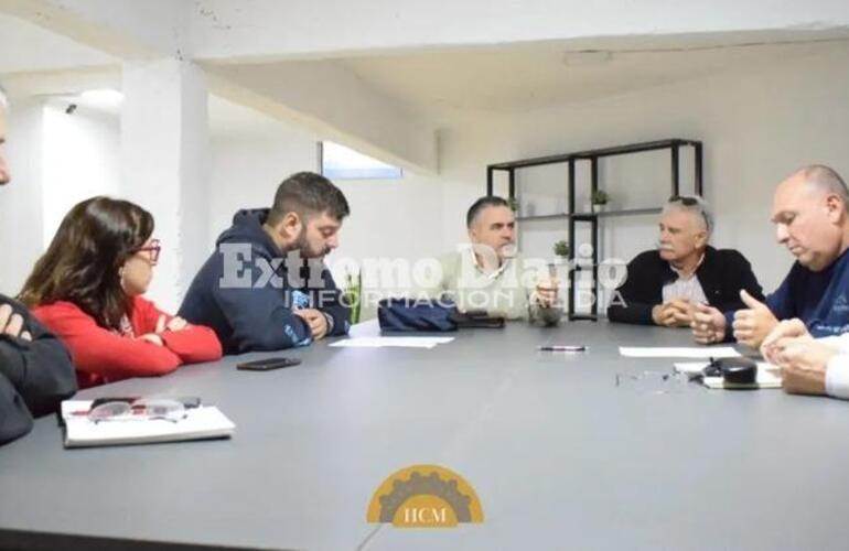 Imagen de Reuni&oacute;n entre Bomberos Voluntarios y Concejales por las habilitaciones comerciales
